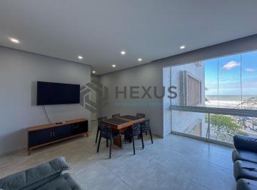 Foto · Apartamento frente mar reformado com varanda da Praia das Pitangueiras, Guaruja