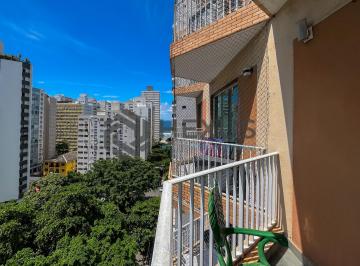 Foto · Apartamento com varanda e lazer a 2 quadras da Praia das Pitangueiras, Guarujá