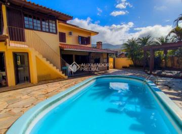Casa · 236m² · 8 Quartos · Casa com até 8 dormitórios nos Açores