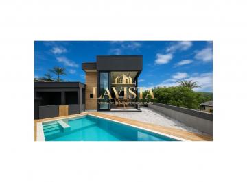 Imagem fachada e piscina · Casa à Venda com 3 suítes , Vila Petrópolis  -  Atibaia