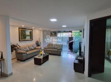 Casa · 311m² · 3 Quartos · 3 Vagas · Casa Térrea na Laje | Quadra 9 | 3 Quartos c/ Suíte | Piscina | Churrasqueira | Terreno Vazado 350m²