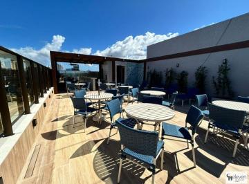 Apartamento de 1 quarto, Salvador · QUARTO E SALA COM VISTA PARA O MAR – SMART NO COSTA AZUL COM 25 METROS