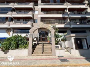 Apartamento · 90m² · 2 Quartos · 1 Vaga · Apartamento Frente, 2° andar, Vista Mar, a 50 metros da Praia de Bombas SC