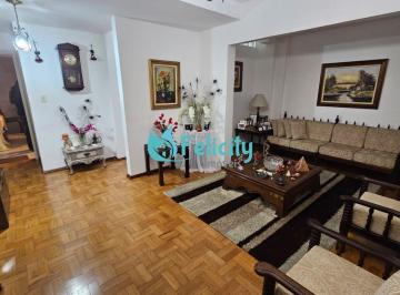 Casa · 300m² · 4 Quartos · 2 Vagas · Sobrado á venda, 4 Quartos sendo 2 Suítes, 4 Banheiros, 2 Vagas, 142m2 - Vista V
