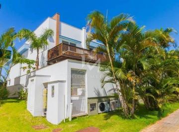 2e43c4c9-0364-4eec-8970-5ee889e03da8-17803428628378.jpg · Casa de Alto Padrão Frente Mar no Morro das Pedras | 4 Suítes | Piscina e SPA | Florianópolis