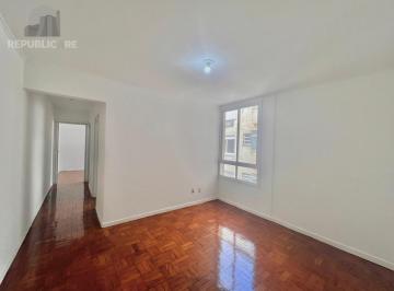 Living-Parquet · Apartamento em Andar Alto com Vista Privilegiada e Vaga de Garagem.