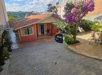 Casa · 380m² · 3 Quartos · 4 Vagas · Casa 3 Dorm. Quintal Amplo e Terreno de 380m² Jd. do Lago