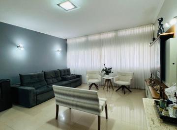 Apartamento de 3 quartos, Brasília · 3 Quartos uma suite, sala de jantar, sala de TV cozinha quadra com área de serviço separada