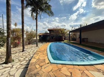 Casa · 244m² · 4 Quartos · 5 Vagas · Residencial Fênix | Casa com 4 Quartos (1 Suíte), 2 Semi suítes, Piscina e Churrasqueira para locaçã