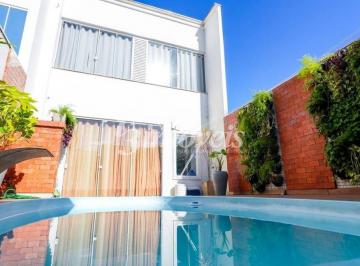 Casa · 132m² · 3 Quartos · 2 Vagas · Sobrado Mobiliado à Venda com 3 Quartos (Sendo 1 Suíte), Piscina e 2 Vagas de Garagem, Bairro Fazend