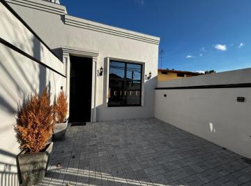 Casa · 100m² · 3 Quartos · 2 Vagas · Casa à venda em Sorocaba, Jardim São Carlos, com 3 quartos, com 100 m²