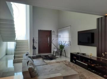 Casa · 300m² · 3 Quartos · 2 Vagas · Casa / Condomínio - Bairro do Grama - Condomínio Terras do Vale - 240m²