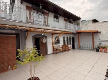 Casa · 246m² · 3 Quartos · 3 Vagas · Sobrado de 246m² à venda no Jardim Progresso em Santo André.