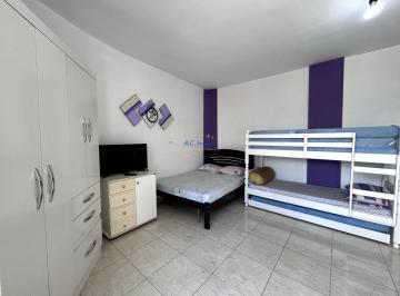 Apartamento · 40m² · 1 Quarto · Kitnet na Ocian, ótima localização - 40m²
