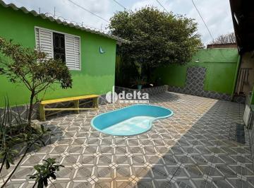 Casa · 300m² · 3 Quartos · 2 Vagas · Casa residencial com 3 quartos sendo 1 suíte disponível para venda no bairro Minas Gerais em Uberlân
