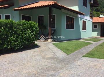 Casa · 300m² · 4 Quartos · 5 Vagas · Casa com 4 Suítes em Canasvieiras