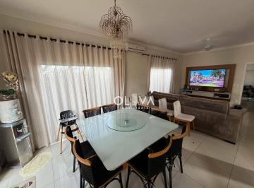 Casa · 214m² · 4 Quartos · 4 Vagas · Casa de Condomínio para venda em Village Provence de 214.00m² com 4 Quartos, 4 Suites e 4 Garagens