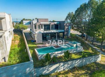 Casa · 475m² · 4 Quartos · 6 Vagas · Casa de Condomínio para venda em Condomínio Terra De Caxambu de 475.00m² com 4 Quartos, 2 Suites e 6
