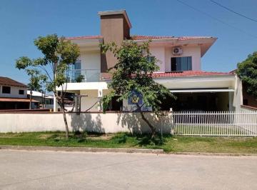Casa · 181m² · 4 Quartos · 6 Vagas · Sobrado para venda em Praia De Ubatuba de 181.00m² com 4 Quartos, 1 Suite e 6 Garagens