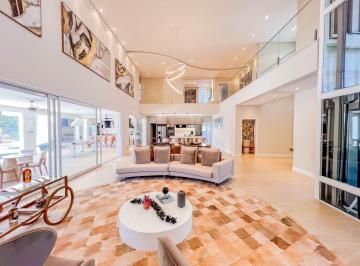 Casa · 686m² · 4 Quartos · 4 Vagas · Casa de Condomínio para venda em Portal Do Japy Golf Clube de 686.00m² com 4 Quartos, 4 Suites e 4 G