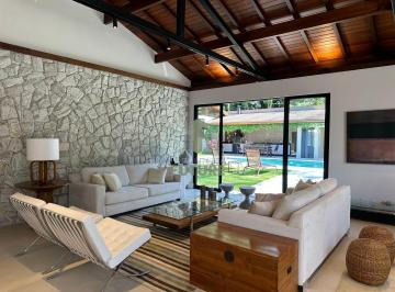 Casa · 497m² · 5 Quartos · 4 Vagas · Casa de Alto Padrão no bairo do Comary, Teresópolis/RJ