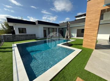 Casa · 374m² · 4 Quartos · 4 Vagas · Casa Alto Padrão com 4 Suítes e Espaço Gourmet no Bom Retiro