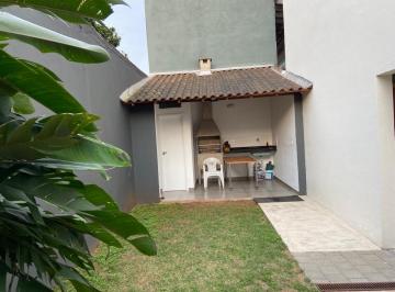 Casa · 90m² · 2 Quartos · 1 Vaga · Triplex de 02 Suítes, com ótima localização no Jardim Helena Maria - Guarujá