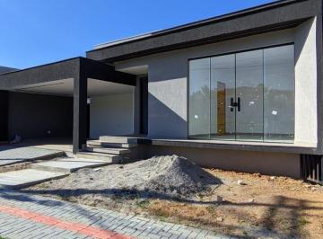 Casa · 192m² · 3 Quartos · 2 Vagas · Casa de altíssimo padrão em condomínio fechado.