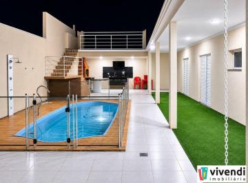 Casa · 288m² · 4 Quartos · 4 Vagas · CASA COM 4 DORMITÓRIOS E PISCINA, HORTO SANTO ANTÔNIO, JUNDIAÍ-SP!