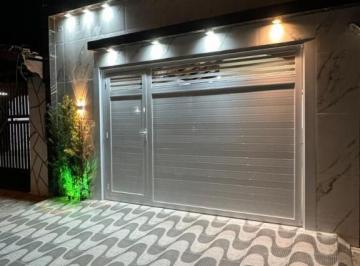 Casa · 102m² · 2 Quartos · 2 Vagas · Excelente casa geminada com 02 dormitórios, área gourmet com piscina e churrasqueira, localizado na 