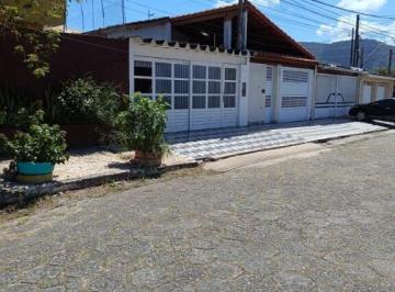 Casa · 81m² · 2 Quartos · 2 Vagas · Excelente casa geminada de 02 dormitórios, 02 banheiros, sendo 01 interno e 01 externo, 02 vagas de 