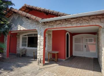 Casa · 205m² · 3 Quartos · 4 Vagas · Espaçosa Casa Isolada à Venda em Caiçara, Praia Grande - 3 Quartos e Piscina