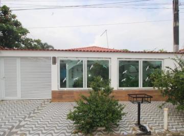 Casa · 150m² · 3 Quartos · 4 Vagas · Espaçosa Casa Isolada à Venda em Maracanã, Praia Grande - 3 Quartos
