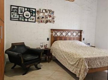 Casa · 341m² · 5 Quartos · 4 Vagas · Excelente casa à venda dividida na seguinte conformidade: andar superior: 03 dormitórios, sendo 01 s
