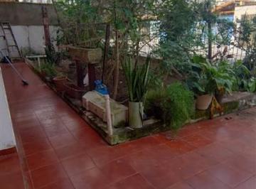 Casa · 159m² · 1 Quarto · 10 Vagas · Excelente casa isolada com amplo terreno de 497,97 metros de área na Vila Caiçara.