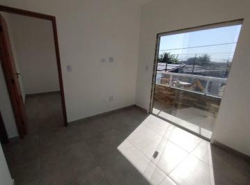 Casa · 54m² · 2 Quartos · 1 Vaga · Excelente casa de condomínio sobreposta alta com 02 dormitórios e ampla sacada. O imóvel está locali