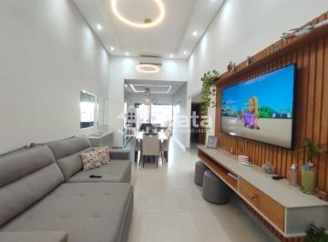 Casa · 116m² · 2 Quartos · 2 Vagas · Casa terrea com 2 Quartos (1 Suite) + Piscina no Horto Florestal Villagio – Zona Norte de Sorocaba