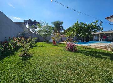 Casa · 250m² · 5 Quartos · 8 Vagas · Casa para venda em Borda Do Campo de 250.00m² com 5 Quartos, 1 Suite e 8 Garagens