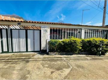 Casa · 157m² · 2 Quartos · 2 Vagas · Casa para venda em Jardim Amanda Ii de 157.00m² com 2 Quartos e 2 Garagens