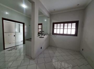 Casa · 237m² · 3 Quartos · 2 Vagas · Casa para alugar em Centro de 237.11m² com 3 Quartos, 1 Suite e 2 Garagens