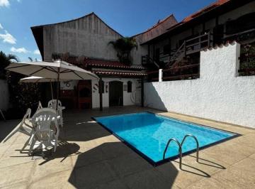 53ab46dc4f6574aff031c291e30202940b709113 · Casa Duplex para locação fixa mobiliada por R$ 2.500,00 mais taxas.