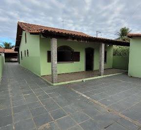 9692a35e47ac2651ed0806c882584a043b51e57d · CASA COM 3 QUARTOS A VENDA PRÓXIMO A TODO O COMÉRCIO EM ARARUAMA.