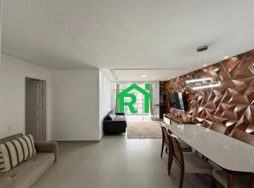 Sala · Apartamento com 3 quartos (1 suíte), 2 vagas e lazer à venda em Pitangueiras, Guarujá