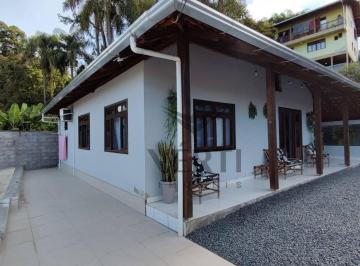 Frente · CASA COM PISCINA E AMPLO TERRENO NO FORTALEZA – 3 QUARTOS E LOCALIZAÇÃO PRIVILEGIADA!