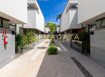 Casa · 427m² · 4 Quartos · 4 Vagas · Casa à venda, com 4 suítes , 4 vagas cobertas, em condomínio fechado, localizado no charmoso bairro
