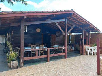 Casa de 4 quartos, São Sebastião · Casa disponível para locação anual na Praia de Juquehy!