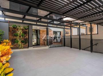Casa de 3 quartos, Curitiba · Sobrado Reformado com Espaço Comercial | Moradia e Trabalho no Mesmo Local 3 Quartos com Suíte
