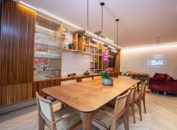 Apartamento de 4 quartos, Niterói · APARTAMENTO ESPAÇOSO EM ICARAÍ COM 4 QUARTOS E 2 SUÍTES CONFORTO E SOFISTICAÇÃO.