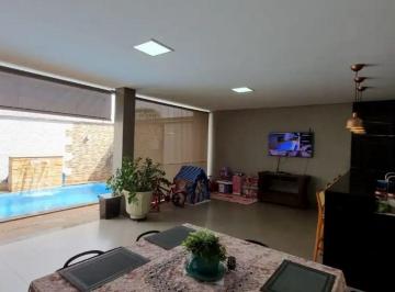 Casa de 3 quartos, Poá · Casa à Venda na região Poá – Localização Privilegiada!
