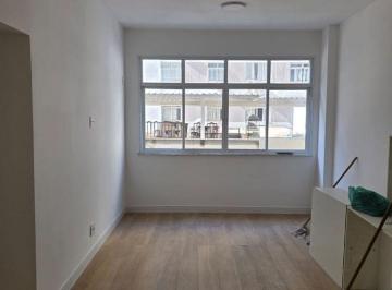 Apartamento de 3 quartos, Niterói · Apartamento todo reformado na quadra da praia.
3 quartos sendo 1 suíte, com vaga.
